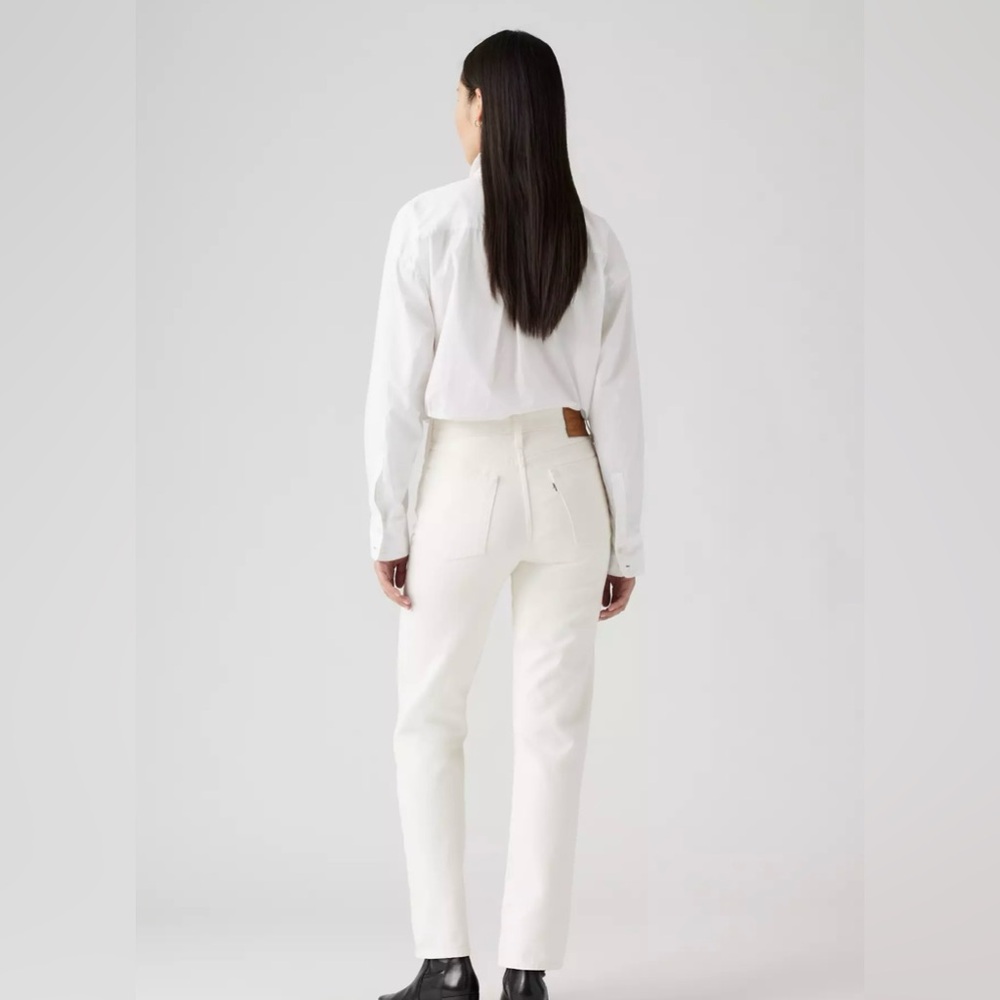 Levi's Women's Cream Wedgie Straight Leg Jeans - Picture 3 of 12